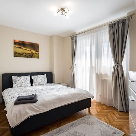 City View Apartment With Private Balcony بوخارست المظهر الخارجي الصورة