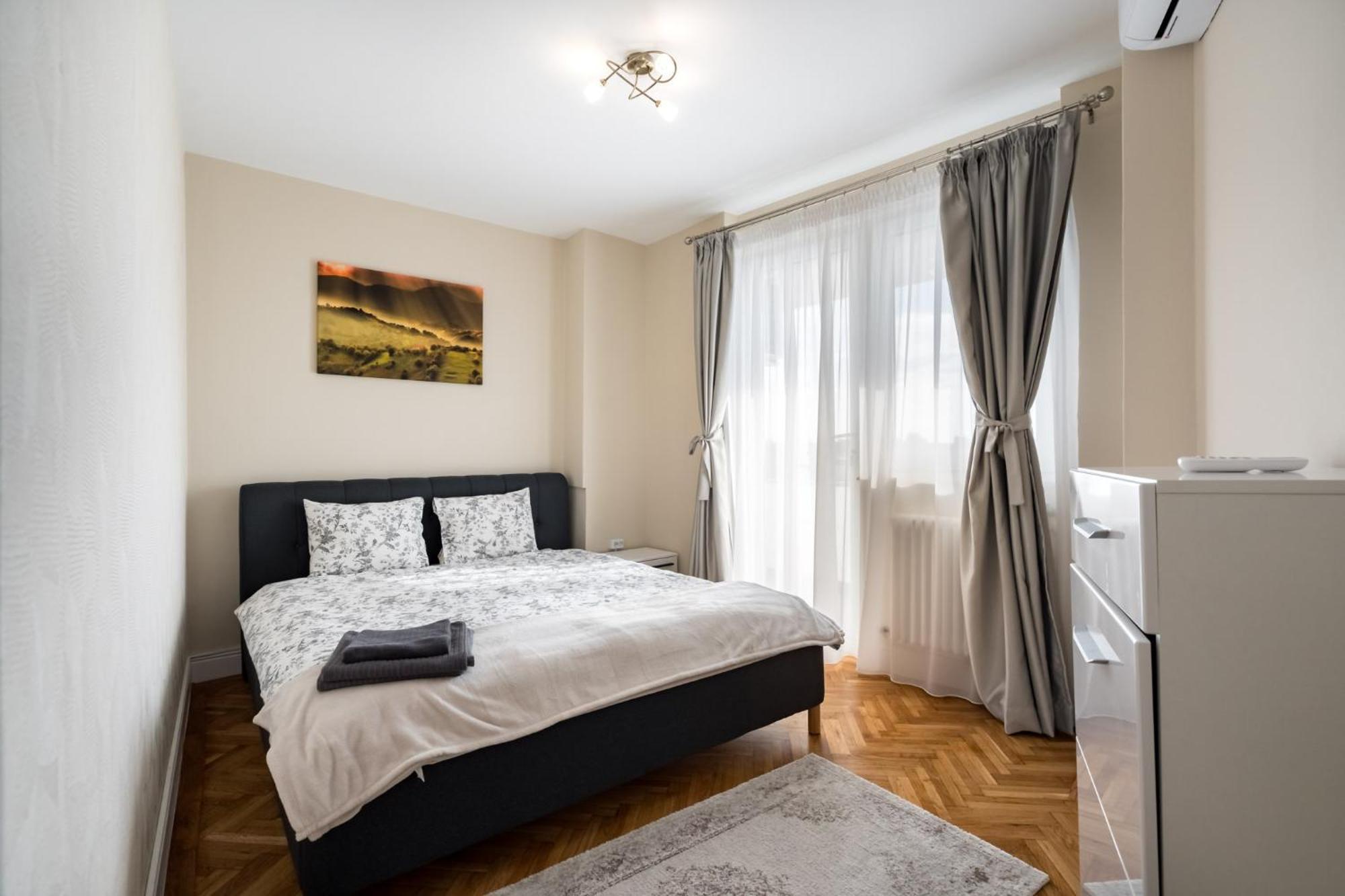 City View Apartment With Private Balcony بوخارست المظهر الخارجي الصورة