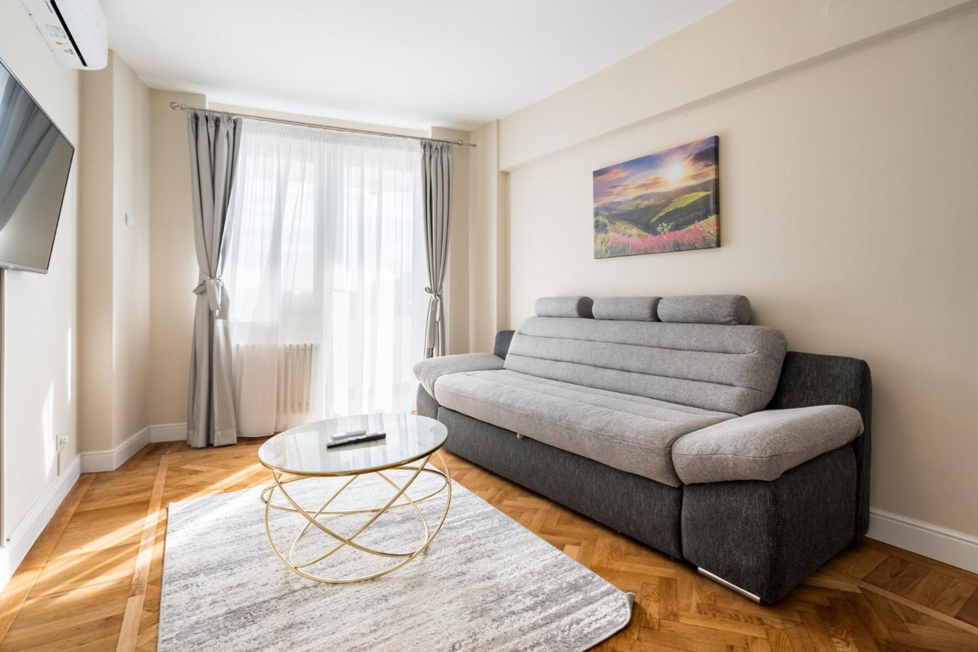 City View Apartment With Private Balcony بوخارست المظهر الخارجي الصورة