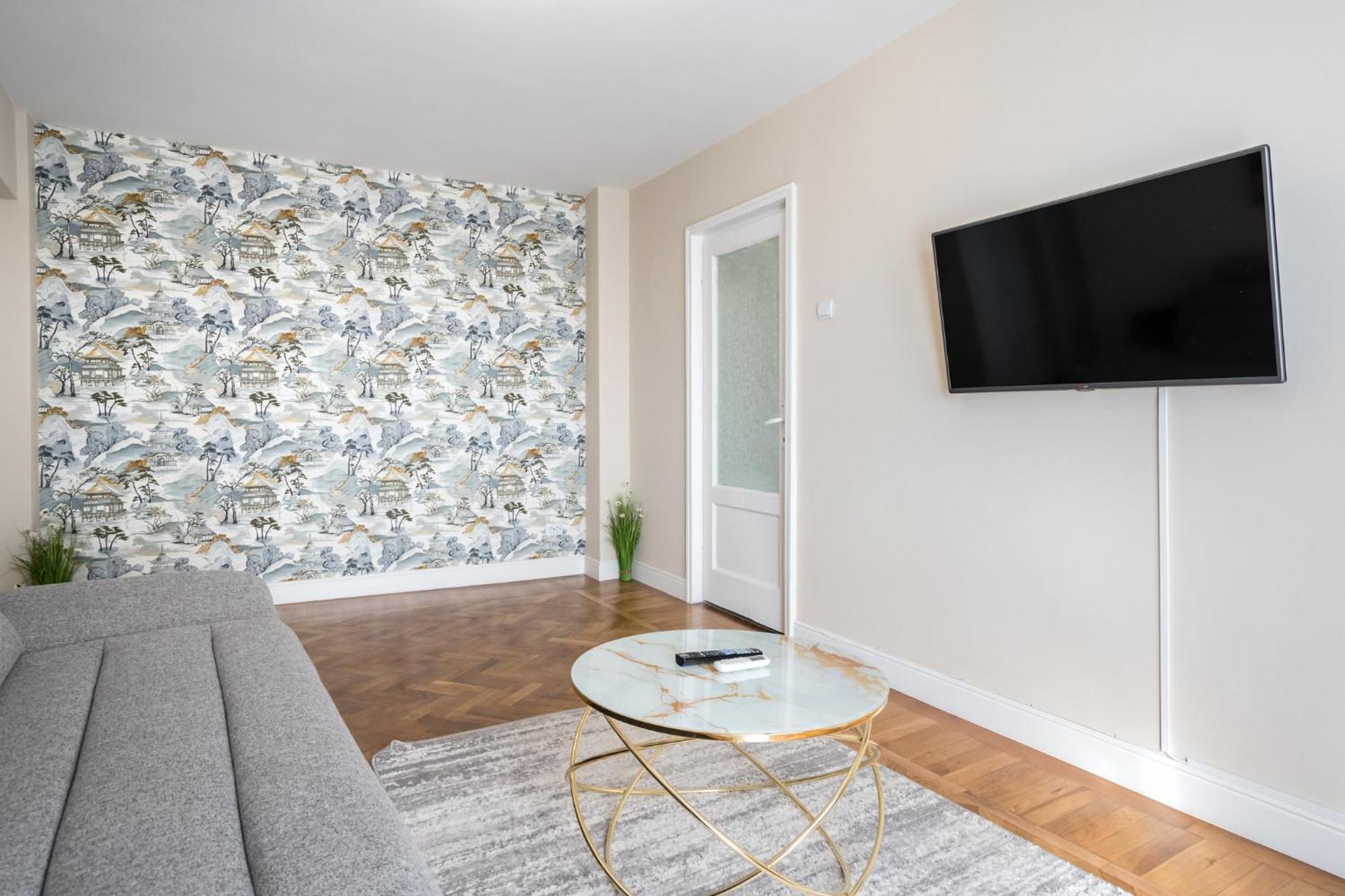 City View Apartment With Private Balcony بوخارست المظهر الخارجي الصورة