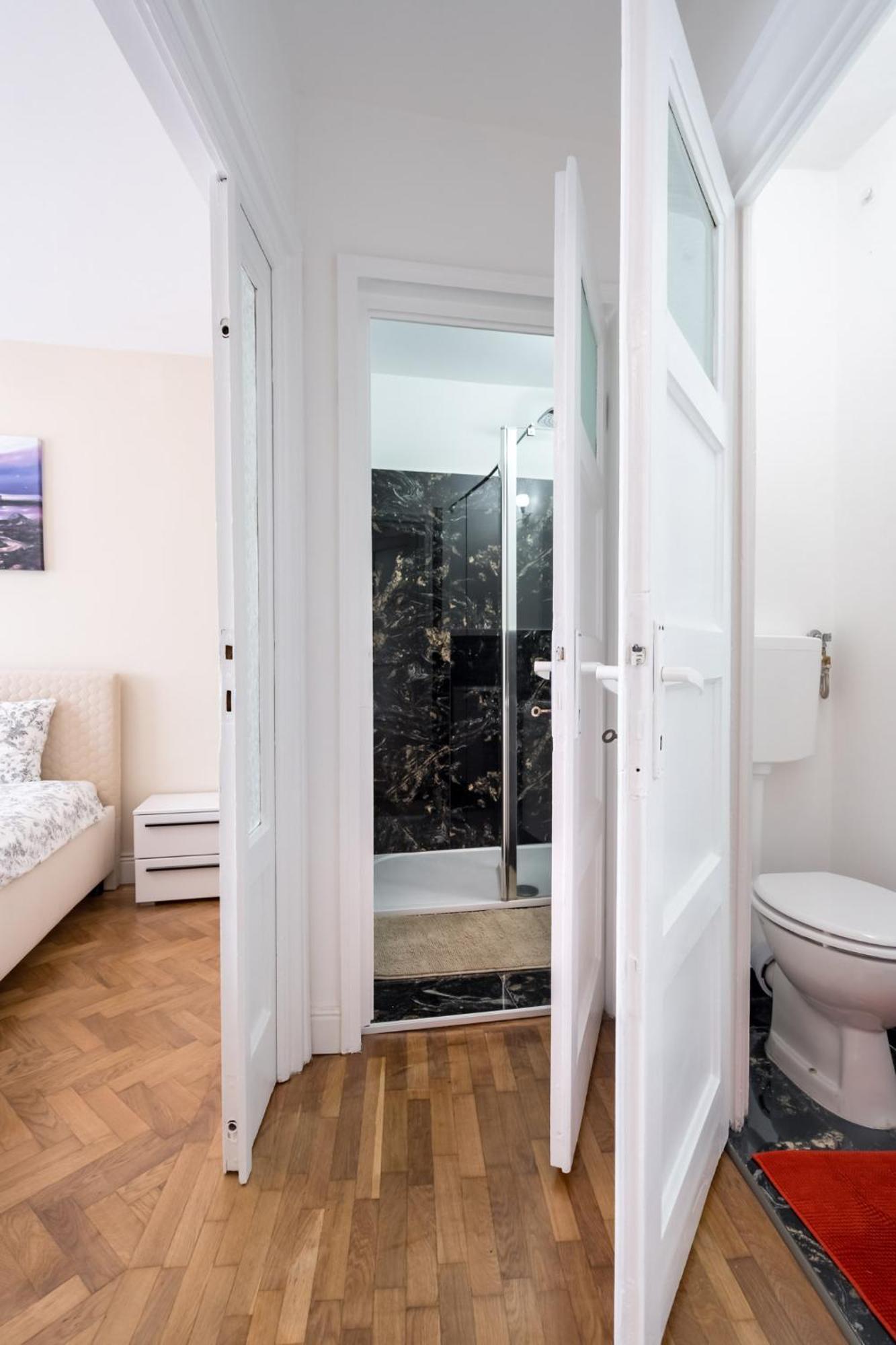 City View Apartment With Private Balcony بوخارست المظهر الخارجي الصورة